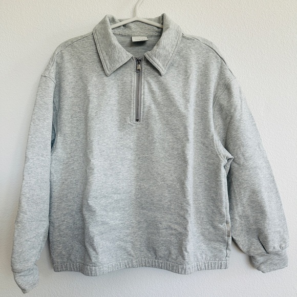 Varley Tops - Varley Light Gray Sweatshirt